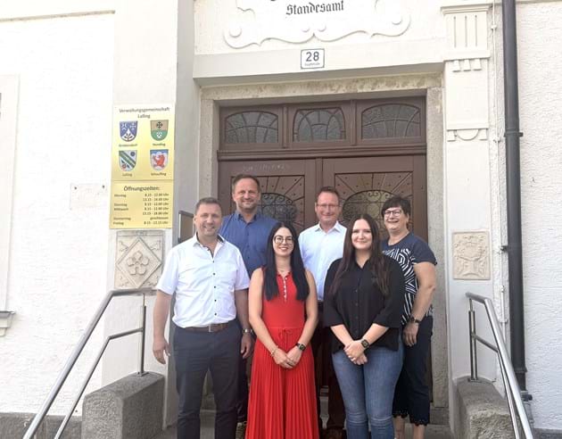 v.l vorne: Gemeinschaftsvorsitzender Thomas Straßer, Sandy Streicher, Annalena Punzmann, 
v.l. hinten: Stellvertretender Gemeinschaftsvorsitzender Michael Reitberger, Geschäftsstellenleiter Manfred Hunger, VG-Personalrätin Sabine Krallinger